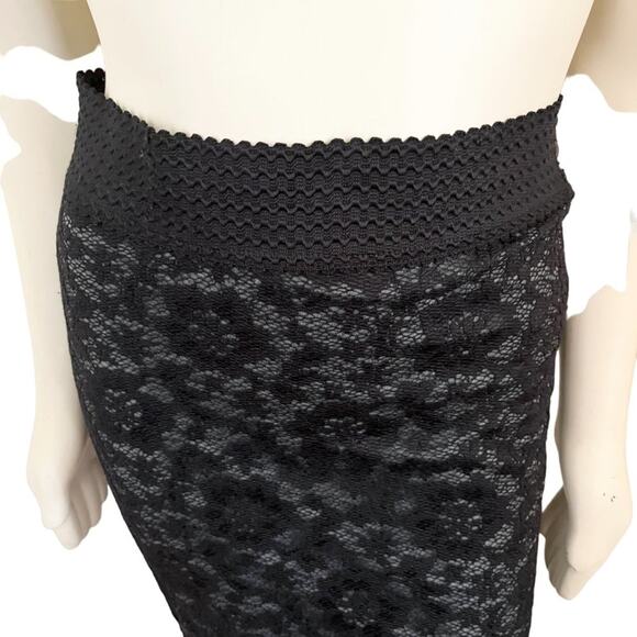 MAURICES Lace Overlay Stretchy Pencil Skirt in Black SZ M - Picture 3 of 9